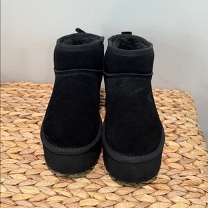 Amazon Women's Black Winter Boots